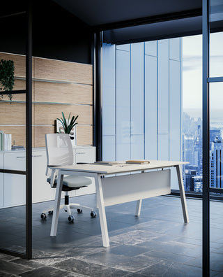 Wit Frezza Pop ace bureau met witte stoel achter een glazen wand