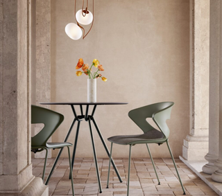 Kicca sled chair