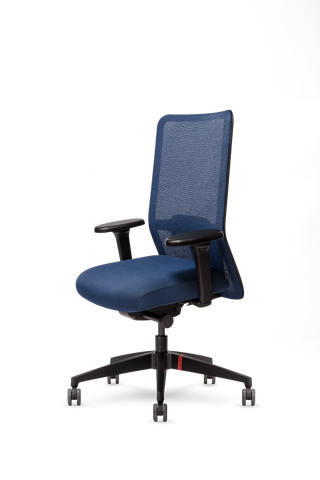 Chaise de bureau Se7en Milo à dossier résille bleu, vue de trois quarts