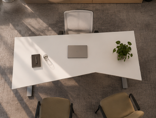 TALO.YOU corner consultant table