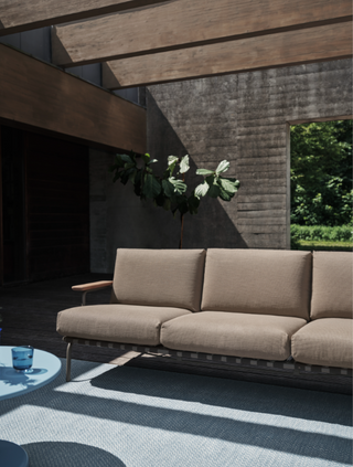 settle sofa