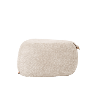 Pouf Mobitec Thalia R0710 en bouclette écrue avec poignée en cuir, vue de trois quarts